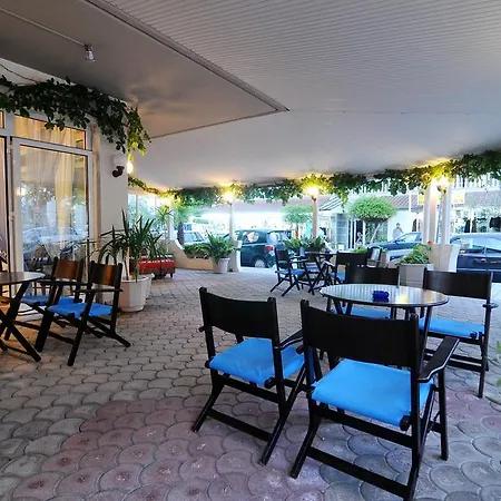 Hotel G.l. Paralía